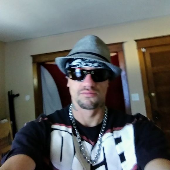 Meet your Posher, Zay - Picture 1 of 1